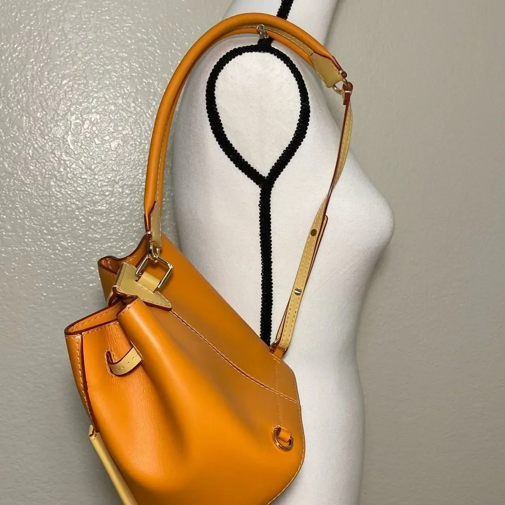 DANSE LENTE Leather Bucket Bag. London. - Picture 9 of 12